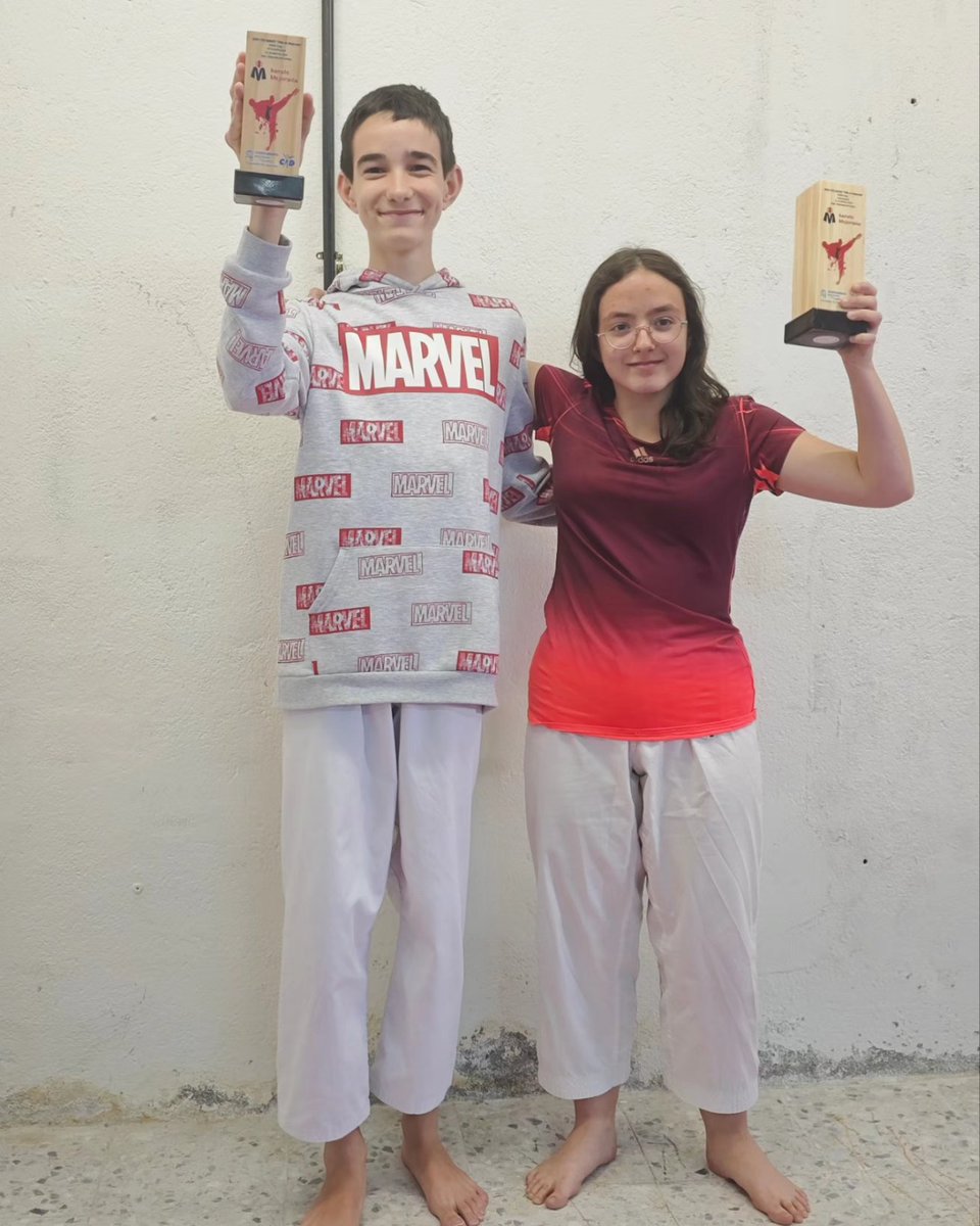 KarateAVV's tweet photo. Campeonato de Mejorada. 
En Parakarate obtuvimos dos medallas: 
- Laura 🥈
- Álex 🥉
Felicitamos a todos nuestros competidores que se atrevieron a disfrutar de la experiencia, además de Álex y Laura: 
Gracias especiales a Sandra y Naiala por su ayuda.
@AVVicalvaro 
@RocioKrt https://t.co/Tkl59hHJAO