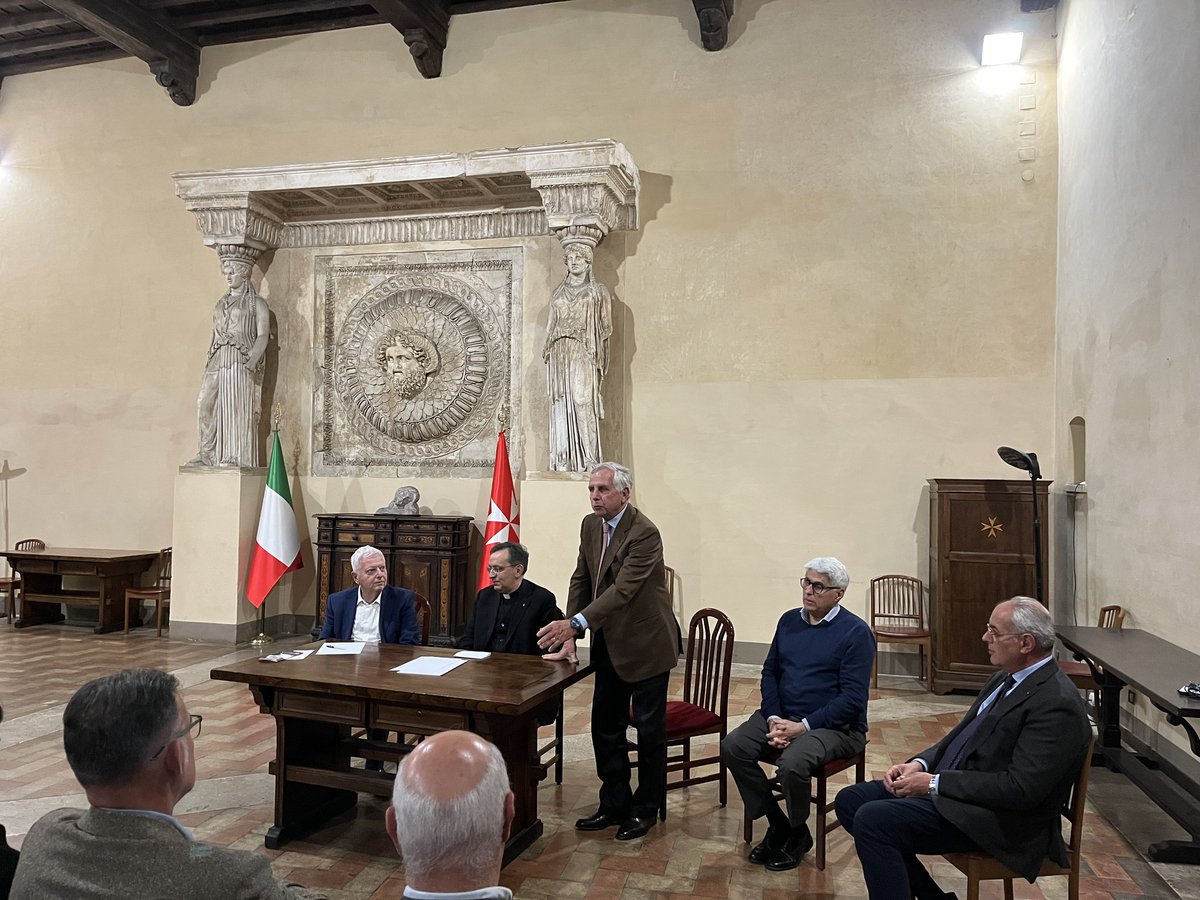 L’Ordine di Malta ospita il “Forum del volontariato su strada della Città di Roma”, che raccoglie oltre trenta realtà pronte a dare aiuto agli indigenti e senza fissa dimora della Capitale 
orderofmalta.int.
#orderofmalta #orderofmalta_official #ordinedimaltaitalia #cisom