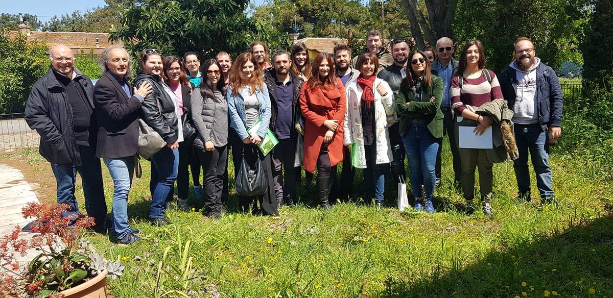 irtcs's tweet photo. 23/4/2019 ΑΡΩΜΑΤΙΚΑ – ΦΑΡΜΑΚΕΥΤΙΚΑ ΦΥΤΑ &amp; ΕΛΛΗΝΙΚΕΣ ΥΠΕΡΤΡΟΦΕΣ: από την καλλιέργεια έως και την Εμπορία
Ο Χρήστος Δ. Κατσάνος, εκπαιδευτής στο ευρωπαϊκό πρόγραμμα Q Erasmus+ (2017-1-EL01-KA202-036224), με τίτλο: «Harmonization &amp; Certification of Superfoods – SuperGREENLABELFoods» https://t.co/SOZ5V8JV8O