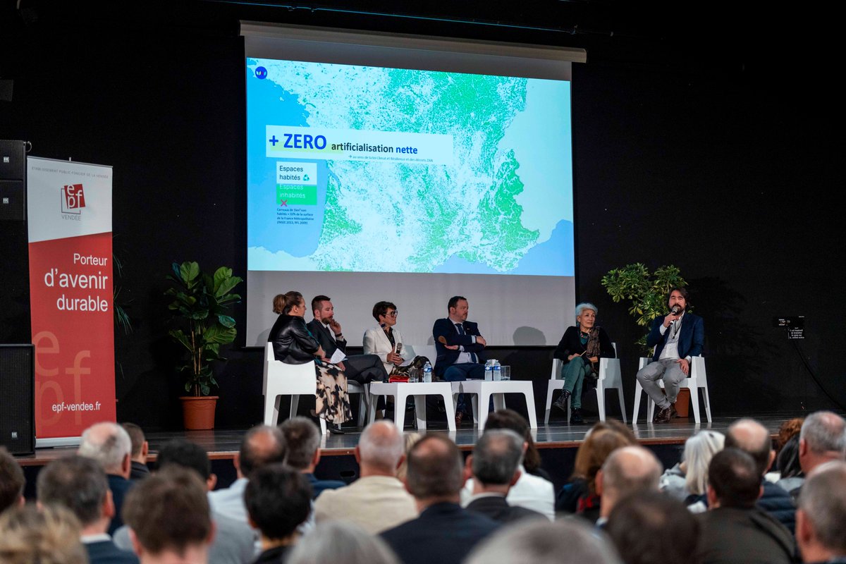 𝗠𝗔𝗦𝗦𝗜𝗙𝗜𝗘𝗥 𝗟𝗘 𝗥𝗘𝗖𝗬𝗖𝗟𝗔𝗚𝗘 𝗨𝗥𝗕𝗔𝗜𝗡🏡 
Réuni 200 participants. Avec 15 ans d'engagement, nous avons façonné 200 hectares de foncier, construit 3500 logements, répondant aux défis climatique et de la croissance démographique
👉bit.ly/4b9a6qu
 #foncier