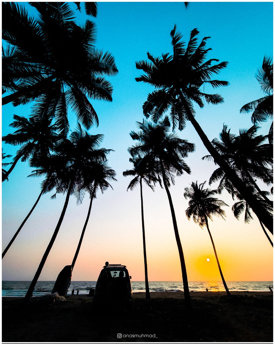 📍 Snehatheeram beach (kerala) Captured on #galaxys22 #GalaxyAI #SamsungGalaxy @samsungindia @samsungmobile #NGTI #NatGeoTravellerIndia #ngtindia #snehatheerambeach #India #streetphotography #anasmuhmad #ig_streetphotography #ig_street #sunset #goldenlight #Kerala