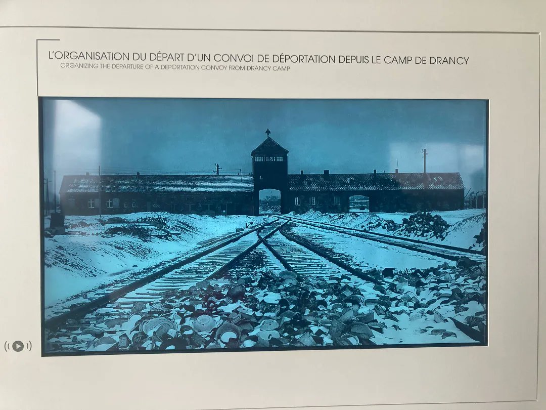 Plusieurs camarades ont participé à la visite du @Shoah_Memorial à Drancy. Merci à @CamiViziozBrami pour cette initiative qui nous invite à garder la #mémoire vive. Nous nous rendrons aussi à Auschwitz car se souvenir, c'est faire en sorte que cela ne se reproduise jamais.