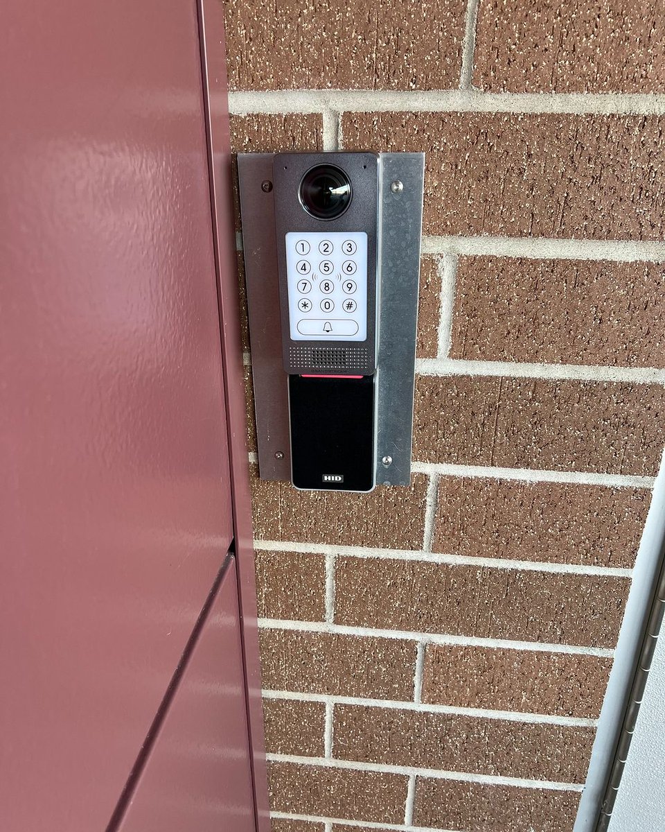 JmtMech's tweet photo. @JmtMech. We are presently engaged in a project at a school in Hartbeespoort focusing on the installation of access control systems in various areas within and beyond the school's boundaries.

For contact, reach out to @JmtMech teams at
| 📷081 596 7751. https://t.co/vdPHbHQD9e