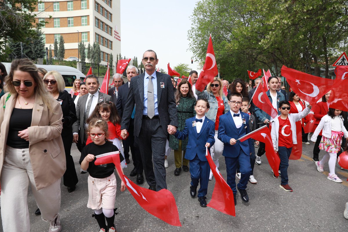 23 Nisan Ulusal Egemenlik ve Çocuk Bayramımızı, Belediye Başkanımız Sayın Erdal Beşikçioğlu'nun katıldığı etkinliklerle, coşkuyla kutluyoruz.