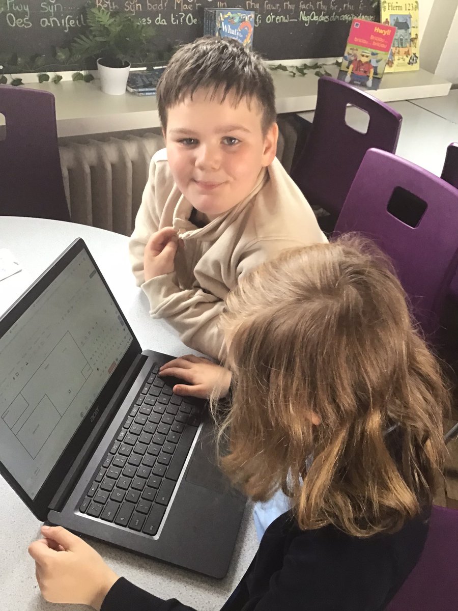 We’re using Microsoft ExCel to plot out a floor plan for our very own castle. We can’t wait to use our plans to construct castles on Minecraft! 🏰👷‍♂️
#ScienceandTechnologyAOLE 
#DigitalCompetence