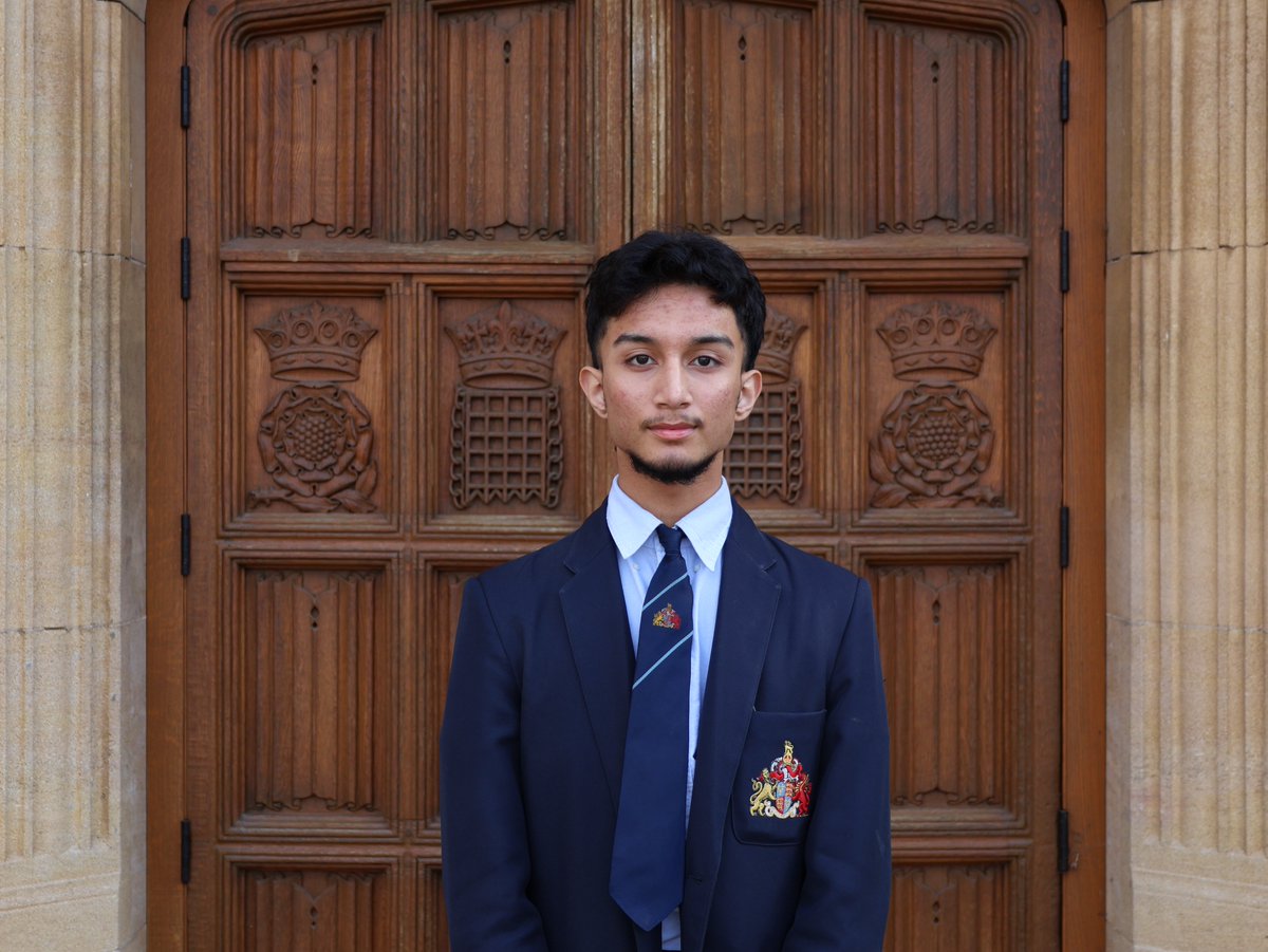 Well done Mukhtar (Divs), for gaining recognition as one of the published writers in the prestigious Foyles Young Poet of the Year competition. 👏📃 To be in the top twenty, this is a fantastic achievement with thousands entering, indicating his talent and determination. 🌟