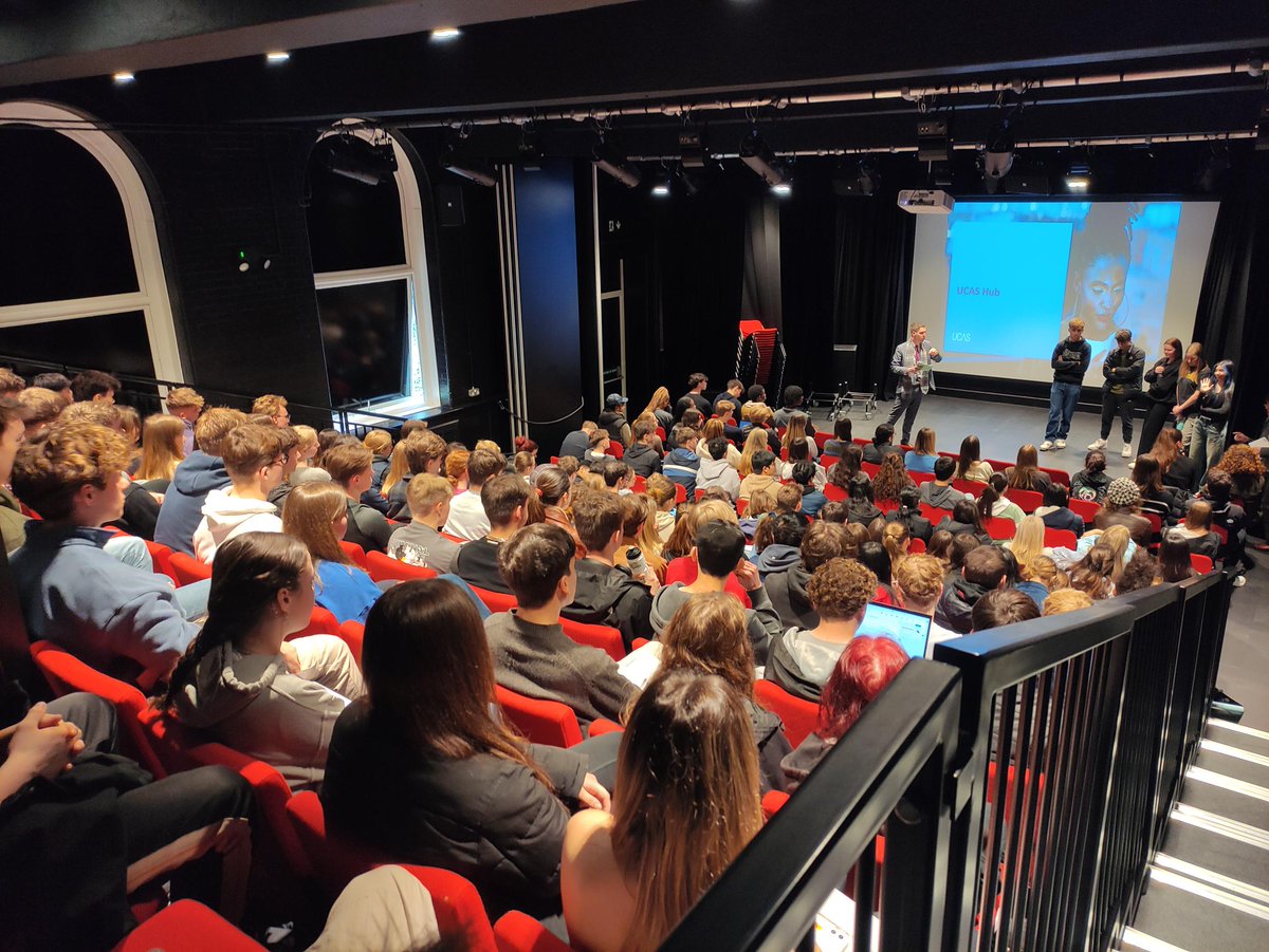 GCS_SixthForm's tweet image. Year 12 UCAS &amp;amp; Apprenticeship Launch Day! #PersonalStatements #InternationalUniversities #StudentFinance #FuturePathway
