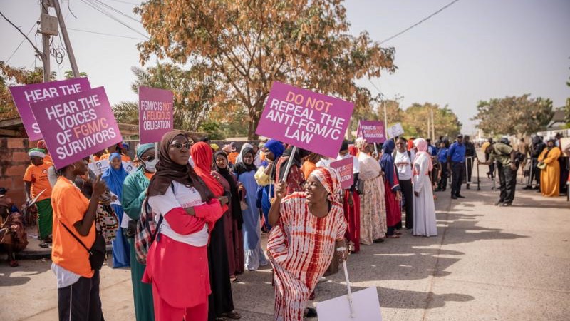 Gambie : un projet de loi vise à revenir sur l’interdiction des mutilations génitales féminines❌#Gambie #Excision #MGF #femmes #ONU L’article complet sur notre site internet 👇 visible-media.com/gambie-un-proj…