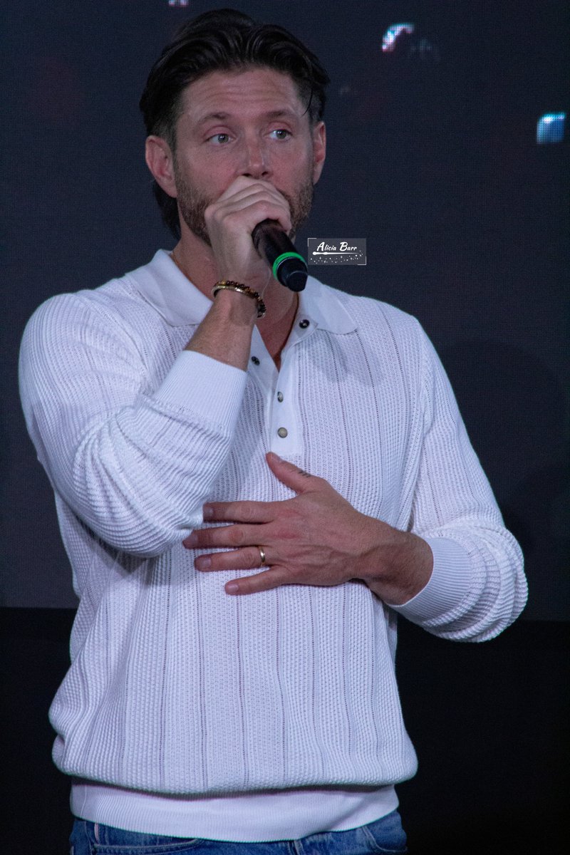 Figured I'd edit some while I wait for my flight. Jensen Ackles Jus In Bello Convention, Rome, Italy #JIB14