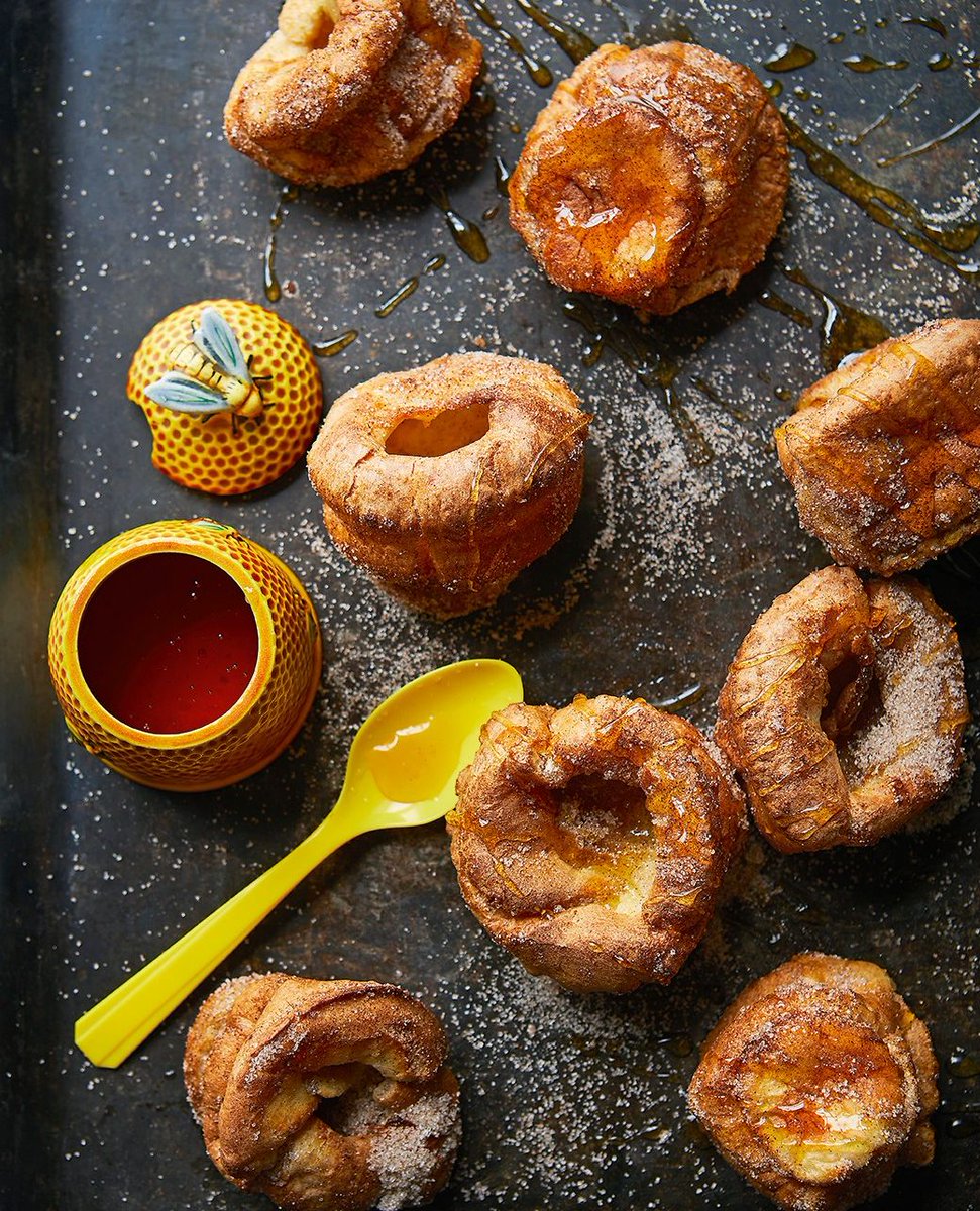 FoodandTravelHQ's tweet photo. Transform your kitchen into a home bakery.
From almond croissants to cheese scones, discover these surprisingly easy recipes in the April issue of Food and Travel.
π΄'Part-time Baker' by Florence Stanton (Carnival)
πΈ Maja Smend
#foodandtravel #parttimebaker #homebaking https://t.co/2scJ9Tdbl9
