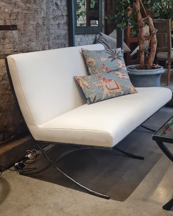 becara1964's tweet photo. ¿Conoces nuestra Coleccion Bell 🔔? Se puede personalizar 💯
👉🏼 Medida
👉🏼 Color
👉🏼Tela

Ven a nuestra tienda de la C/ Juan Bravo, 18 y te asesoramos.

#becarajuanbravo  #beautiful  #style #design  #handmade  #inspiration https://t.co/os6hn8Q58I