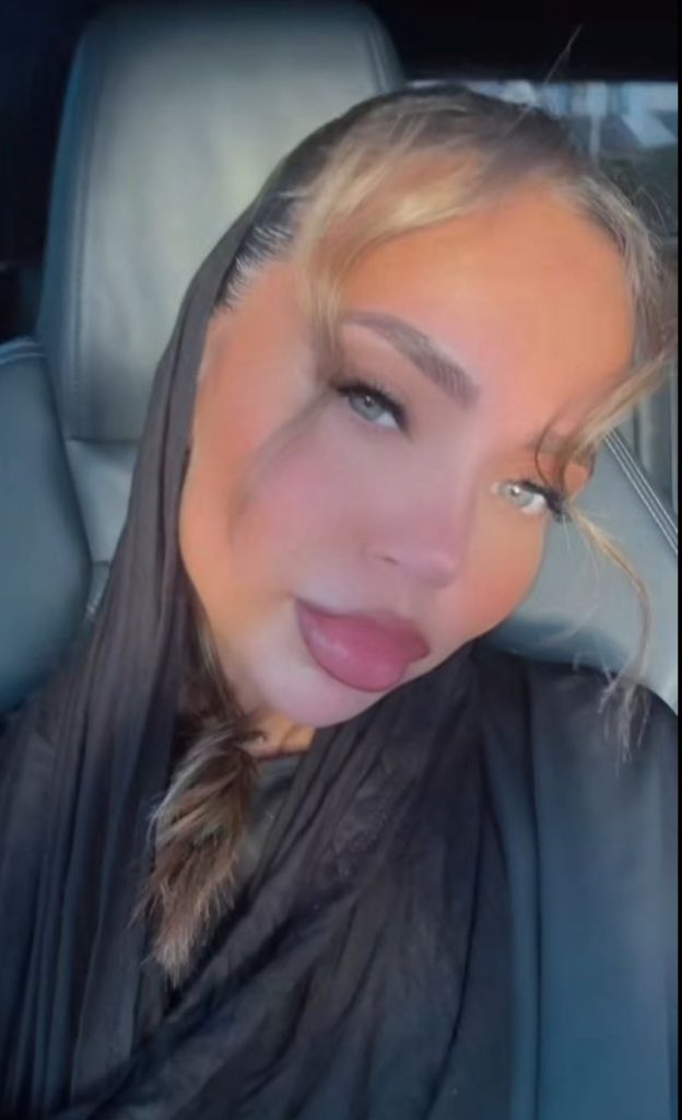 نَبِيلَةُ الحُسنِ تَامَّةُ الجَمَالِ جَيِّدَةُ الرَّأيِ. ♥️