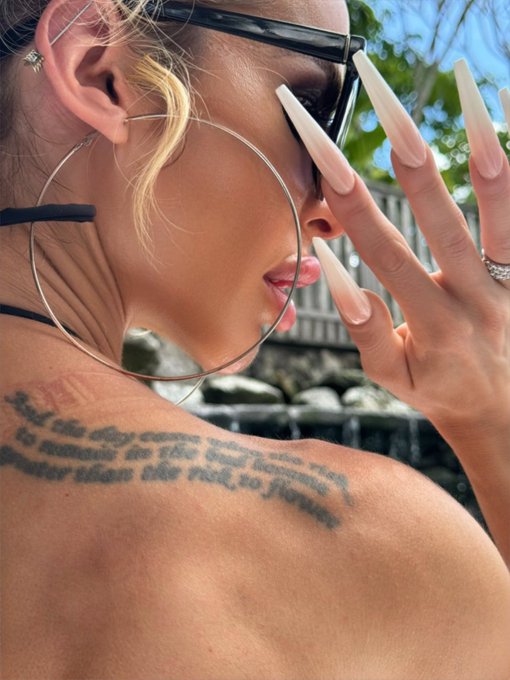 Bigger the better https://t.co/34PaQHNykA<a href="/tag/model"class="tags"><span>#model</span></a><a href="/tag/ootd"class="tags"><span>#ootd</span></a><a href="/tag/mcdonalds"class="tags"><span>#mcdonalds</span></a>