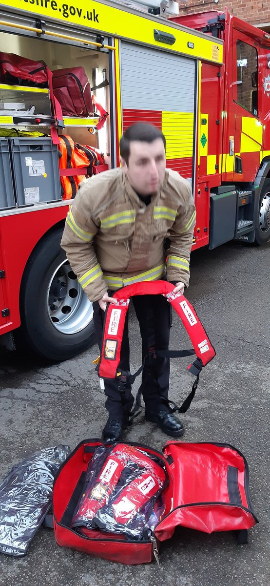 Thanks to Red Watch for showing the cadets & Leaders equipment associated with water rescue, hose inflation, life jackets, throw lines 🚒 #BeWaterAware @KetteringFire @ESCadets @northantsfire @UKFireCadets