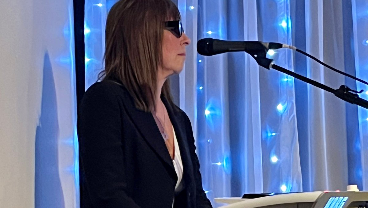 OrbisonProject's tweet image. Remembering our favourite singer, Roy Orbison, on his birthday today and sending our birthday wishes to our keyboard player, Debra Westowski, who shares her special day with the Big O! Happy birthday, Deb! 🎉

#HappyBirthday #MusicLegends