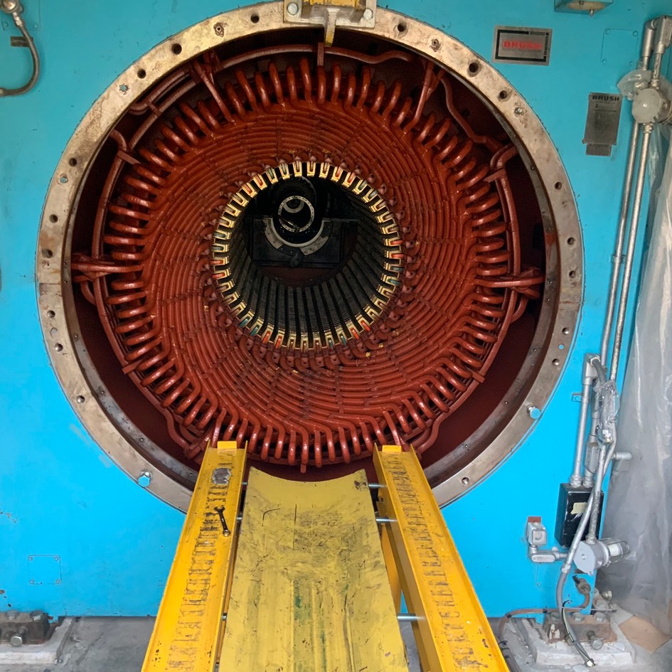 quartzelecltd's tweet image. Working for a European power producer, Quartzelec was supporting the client with the inspection and testing of the #stator of a 2 pole Brush generator and generator retaining rings.
Cryogenic decontamination would also be adopted for machine cleaning which required the rotor to…