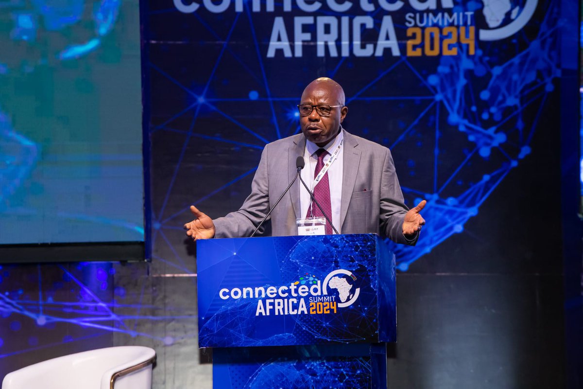 Prof @ekisiangani , Broadcasting PS at Connected Africa Summit Africa must embrace digital technology to solve its challenges. Using technology, we can deal with traffic management, access markets, contain pollution and reduce travel expenses and share information. Connectivity…