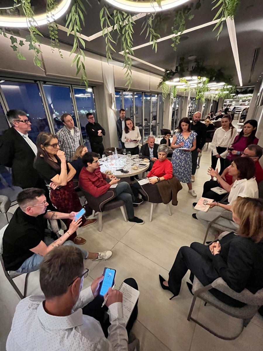 EUAgri's tweet photo. Today, we are with European agricultural journalists in Greece for our #AgPress trip 🇬🇷. 

We're exploring Greek agricultural diversity and the EU's response to natural disasters impacting farms. 

Our farm visits include learning about flood consequences and future plans. 👨‍🌾🌱 https://t.co/KhKLGcOVyV