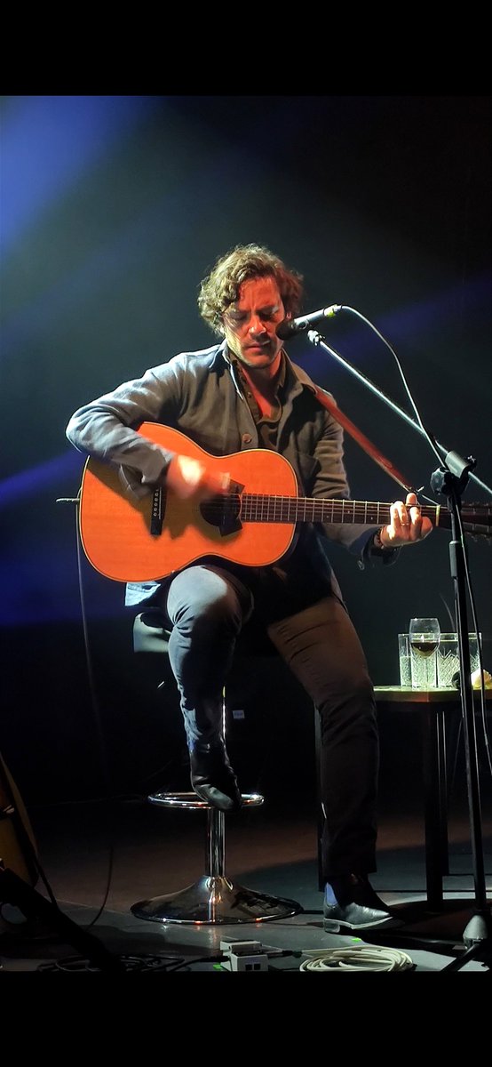 Last night I was absolutely carried away by a wave of emotions during your concert.  - You have an undoubted talent for conveying your roots through your music... Goosebumps...🙄❤️❤️❤️🎶 @JackSavoretti #warszawa #gig #Poland