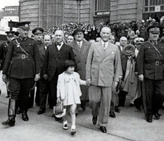 🇹🇷 Bir çocuğun elini tutmakla iyileşir dünya...

Teşekkürler Atam...