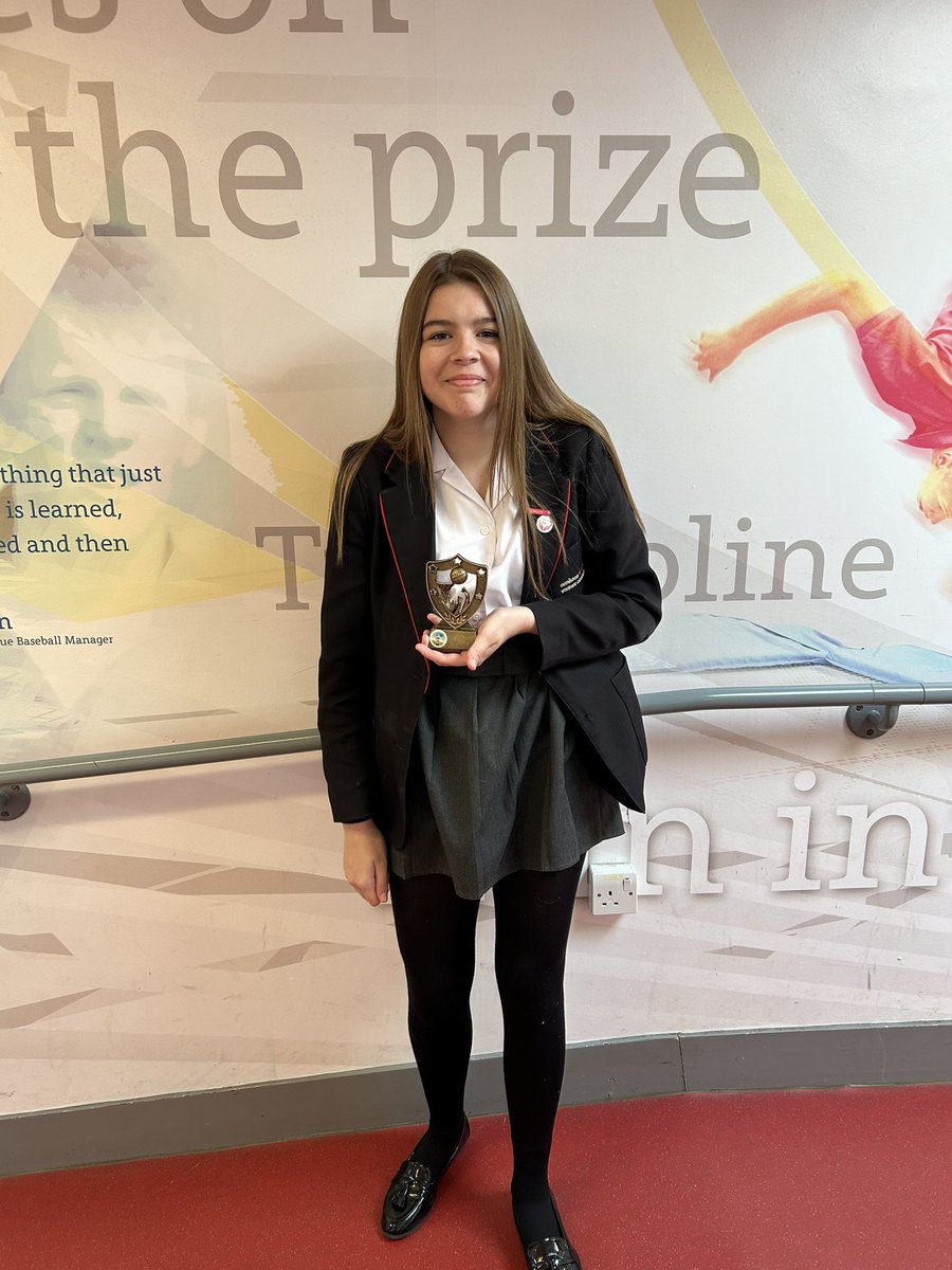 Well Done to Ashleigh who was awarded with ‘Most improved and best attitude towards team mates’ at Cliff Park Netball club!

Keep up the hard work 🏆 💪🏼