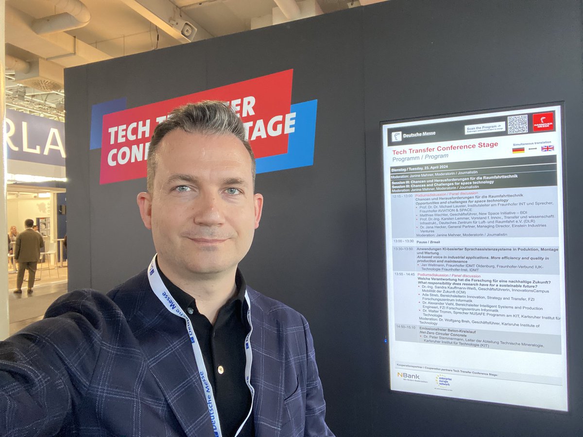 Wachter__M's tweet photo. Moin von der #HannoverMesse!

Gleich geht’s los:

Gemeinsame Formatreihe #Space for Industry von @DLR_de, @FhAviationSpace und @Der_BDI Initiative #NewSpace.

#Raumfahrt ist der Schlüssel für die Industrie der Zukunft auf der Erde und deshalb prominent auf der #TechStage.

#HM24 https://t.co/4JdxwIT79s