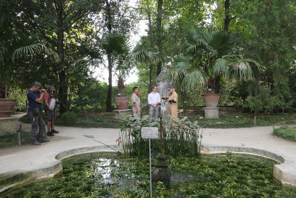 italiaslowtour's tweet photo. Fra i luoghi #UNESCO della @RegioneVeneto ce l'Orto botanico di Padova! Il Giardino Botanico più antico del mondo, dove #PatrizioRoversi e #ChefHiro scoprono da #TelmoPievani le strategie della natura per andare verso la transizione ecologica. Il video:
https://t.co/ah353XwgO2 https://t.co/b6VskBhGIM