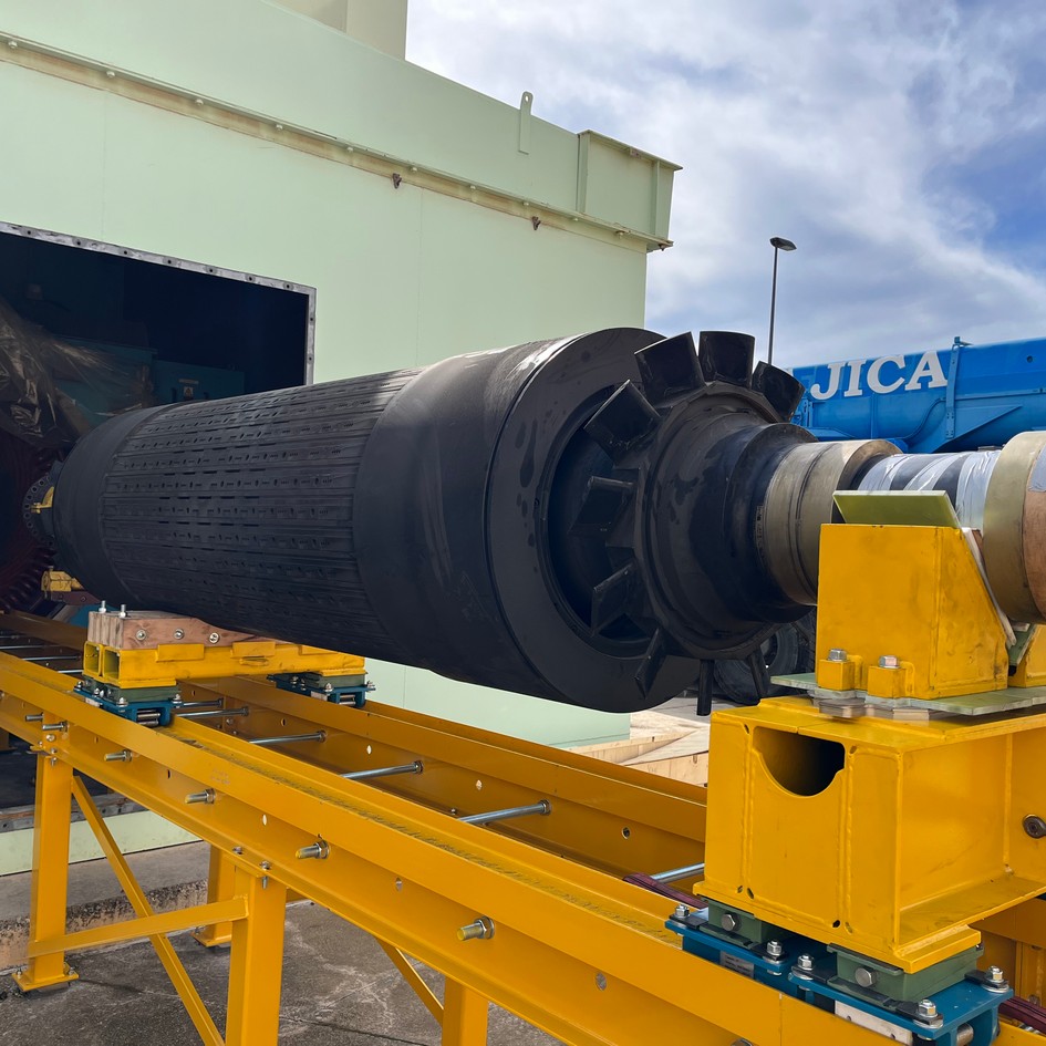 quartzelecltd's tweet image. Working for a European power producer, Quartzelec was supporting the client with the inspection and testing of the #stator of a 2 pole Brush generator and generator retaining rings.
Cryogenic decontamination would also be adopted for machine cleaning which required the rotor to…