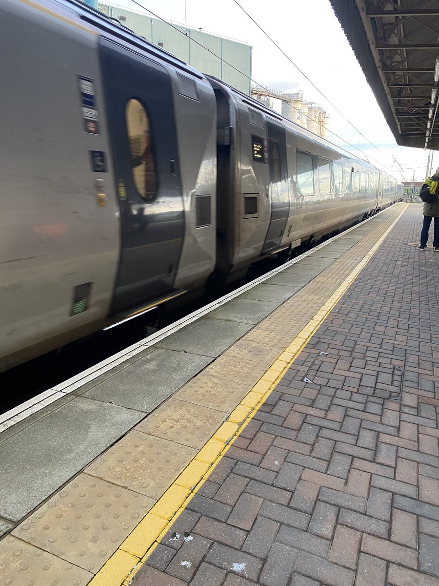 London bound for a <a href="/gambica/">GAMBICA</a> board meeting. Beautiful sunrise this morning, #goodstarttotheday