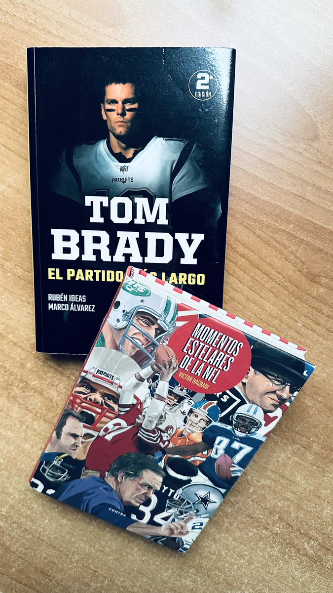 📖 🌹 ¡Feliz #DiaMundialDelLibro y #SantJordi! 

Déjanos una foto con tu libro favorito de la NFL… ¡no hay nada más bonito que una buena historia! ⤵️😍