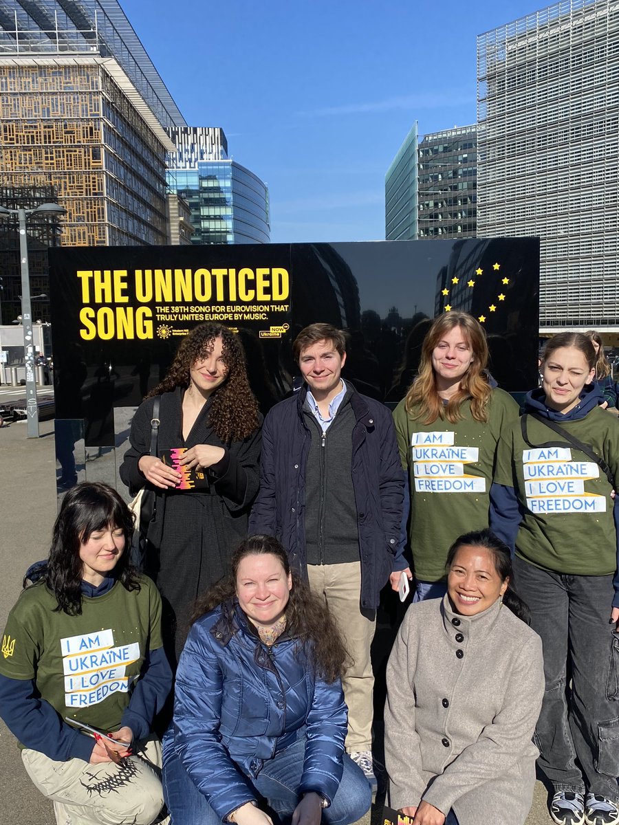 This morning a few of our staff members stopped by to listen to #TheUnnoticedSong and chat to a few of the 110 students of the Ukrainian Leadership Academy about their song of a peaceful European city 🕊️