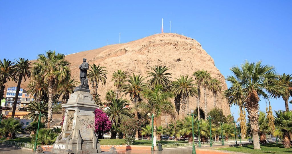 CaminosdeChile's tweet photo. Una de las interpretaciones más aceptadas sobre el origen etimológico del nombre Arica, es que proviene del Kunza arisca, que significa "bahía nueva", o de Ariacca, nombre del jefe Inca que habitaba el lugar donde la ciudad está asentada. #Arica #inca #kunza #Chile https://t.co/W6xlDXE8Qv