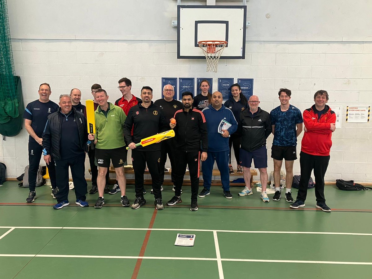 Two more successful cohorts have completed Core Coach courses at Liverpool and Abraham Moss in the past week🏏 Congratulations to all the new coaches🙌 Click here for a range of courses available across Lancashire ➡️bit.ly/3JrMQb8