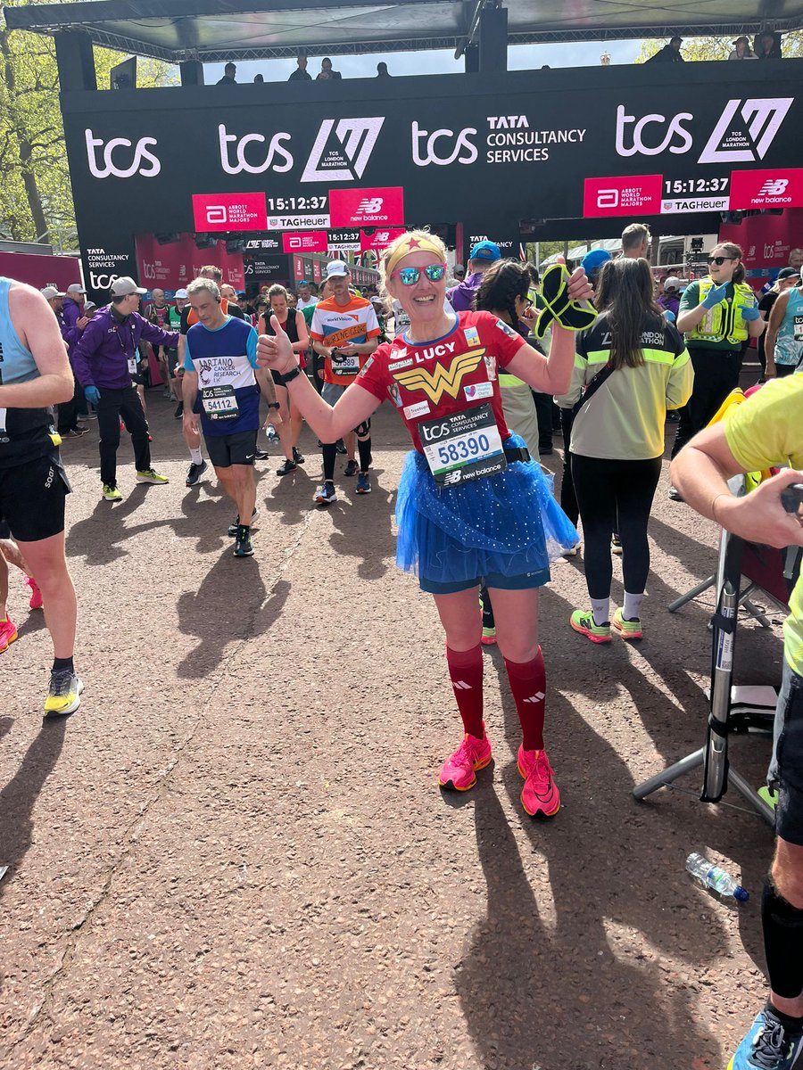 treetopshospice's tweet photo. 🏅🏃‍♂️ Huge congratulations to our 4 AMAZING #TeamTreetops runners, now officially part of the prestigious marathon finishers 'club' after conquering the London Marathon! 🎉 

We're bursting with pride 🌟 

Could you do something similar? https://t.co/TCyu7GtJYL https://t.co/JuToFbu7TJ