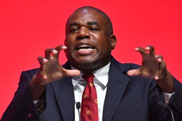 🏴󠁧󠁢󠁥󠁮󠁧󠁿 It's laughable that Race-baiting Dipstick David Lammy could well be Foreign Secretary in a Labour govt

The thought of this clown representing Britain on the world stage should worry us all
#NeverLabour
NEVER VOTE LABOUR 🏴󠁧󠁢󠁥󠁮󠁧󠁿