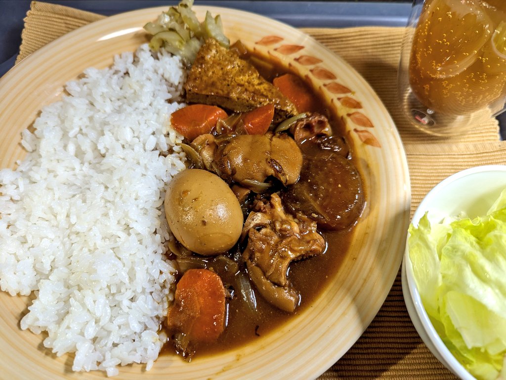 今日の晩ごはん
テビチカレー🍛
#おうちごはん  #料理記録