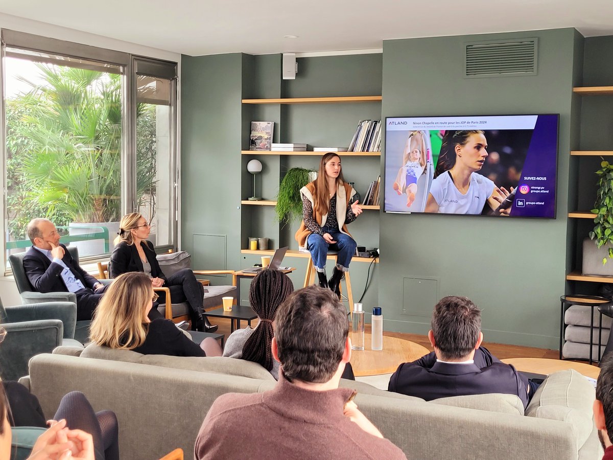 ATLAND accompagne la perchiste Ninon Chapelle (recordwoman 🇫🇷 de saut à la perche à 4,75m), qui entame sa dernière ligne droite dans la course aux qualifications pour la compétition mondiale de cet été ! Avant, elle a souhaité partager avec nos collaborateurs un moment privilégié