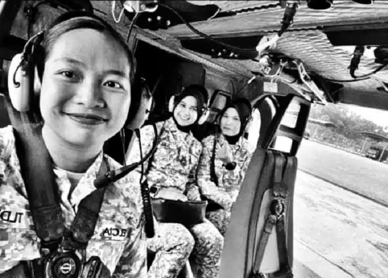DayakDaily's tweet image. Sarawakian female navy personnel from Serian among 10 fatalities in Lumut helicopter crash
 dayakdaily.com/sarawakian-fem…