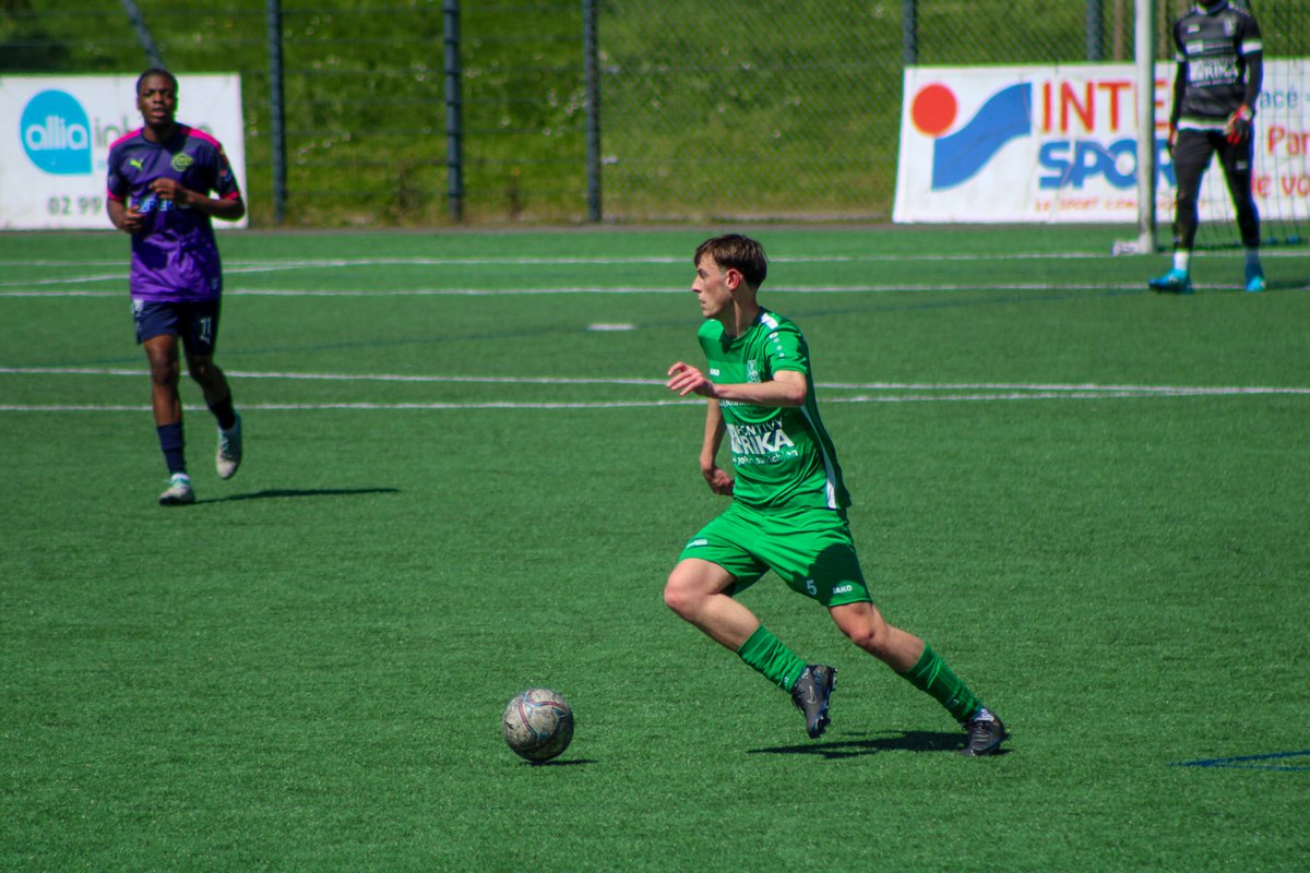 GSIPontivy's tweet photo. 𝗟'𝗮𝘃𝗲𝗻𝘁𝘂𝗿𝗲 𝗰𝗼𝗻𝘁𝗶𝗻𝘂𝗲 pour nos U18 qui ont su se défaire du CPB Bréquigny en quart de finale de la Coupe de Bretagne ! 💪

Bravo les gras et... 𝗣𝗟𝗔𝗖𝗘 𝗔𝗨𝗫 𝗗𝗘𝗠𝗜-𝗙𝗜𝗡𝗔𝗟𝗘𝗦 𝗠𝗔𝗜𝗡𝗧𝗘𝗡𝗔𝗡𝗧 !! 🔥

#𝗙𝗼𝗿𝗺𝗮𝘁𝗶𝗼𝗻𝗚𝗲́𝘀𝗶𝘀𝘁𝗲 💚🤍 https://t.co/En6P4wlvsN