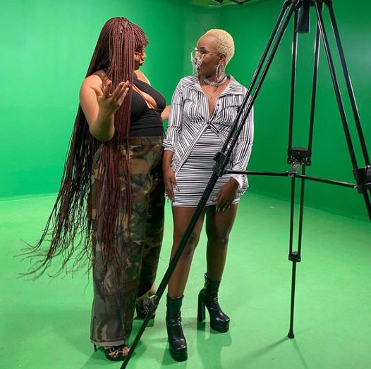 Its official 🔥🔥 something is cooking.Rapper @Femi_One is working on a new project with Nigerian star @yemialadee    
#FemiOne
#YemiAlade #atkliveyourdreams 
#atksocial #atkcelebrityculture #atktrends