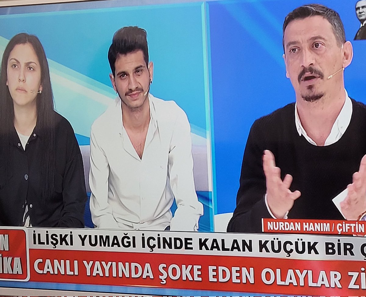 Hatice_ZknT's tweet photo. Şu rezalet için hiç kimse "kimse eşinin annesiyle babasıyla çocuklarıyla kaçamaz nikah düşmez sizde din iman şeref yok mu? demiyor. Eş öz gibidir nasıl gerçek anne babanın dinde mahrem durumu varsa eş için de aynıdır. Çok yazık çook

Müge Anlı 
Allah belanızı versin #MügeAnlı https://t.co/M8biddLnrn