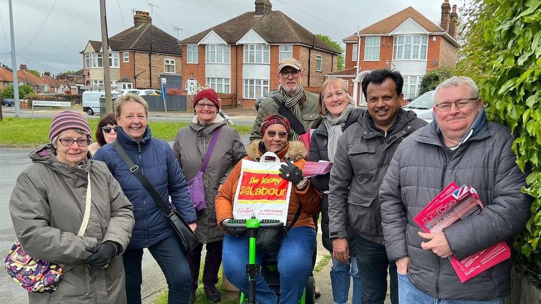 Despite the chilly weather, there was a warm reception for our Labour team in the Crofts last night. Voters in Castle Hill are getting ready to send the Conservatives a message on 2 May and let them know exactly how they feel after 14 years of Tory economic failure.