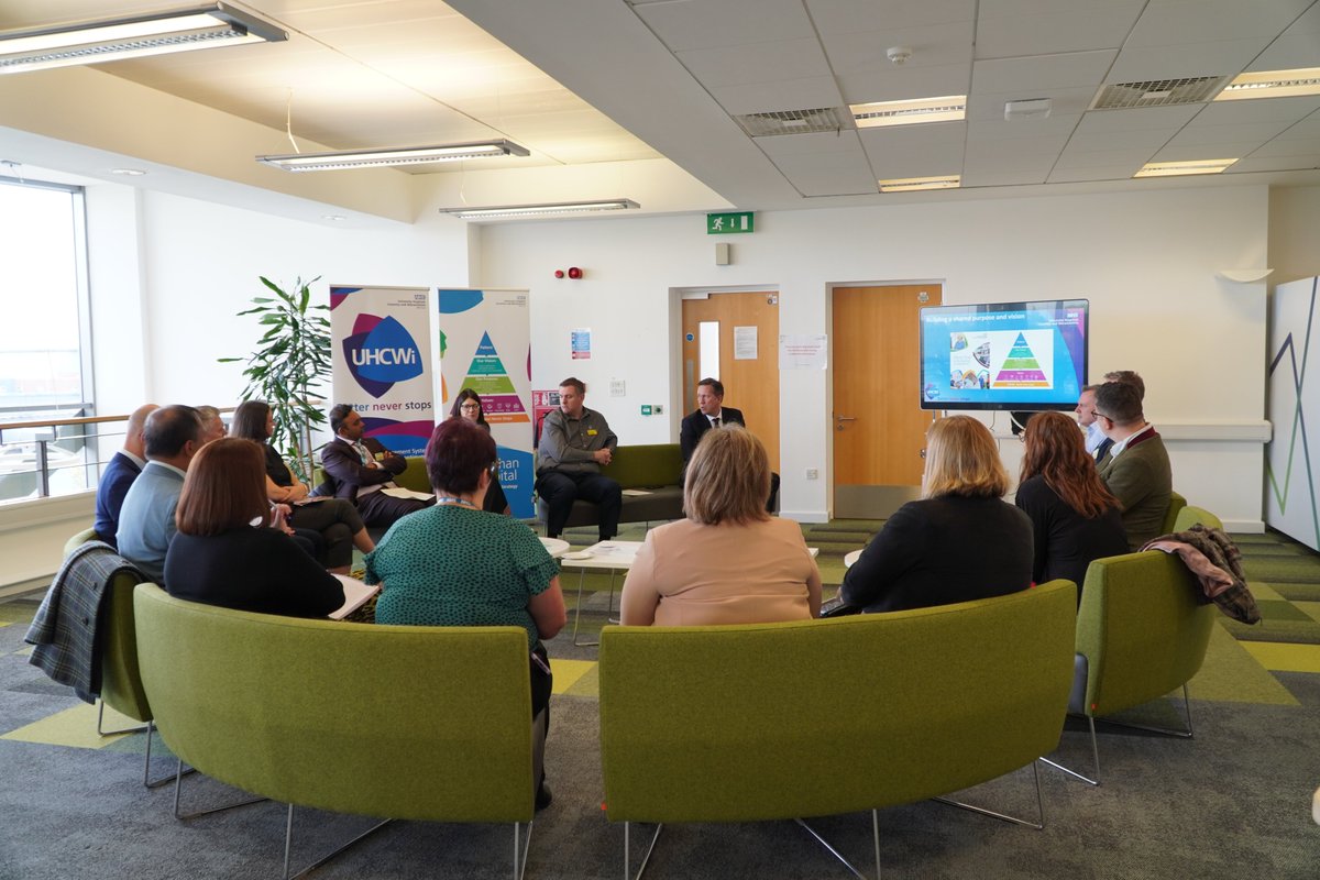 Today we welcome Lancashire & South Cumbria NHS Foundation Trust to talk about our VMI partnership and the UHCWi journey. Our CEO Andy Hardy and Chief People Officer @donnamgriffiths started the day by giving a brief overview of the partnership since its inception in 2015 #UHCWi