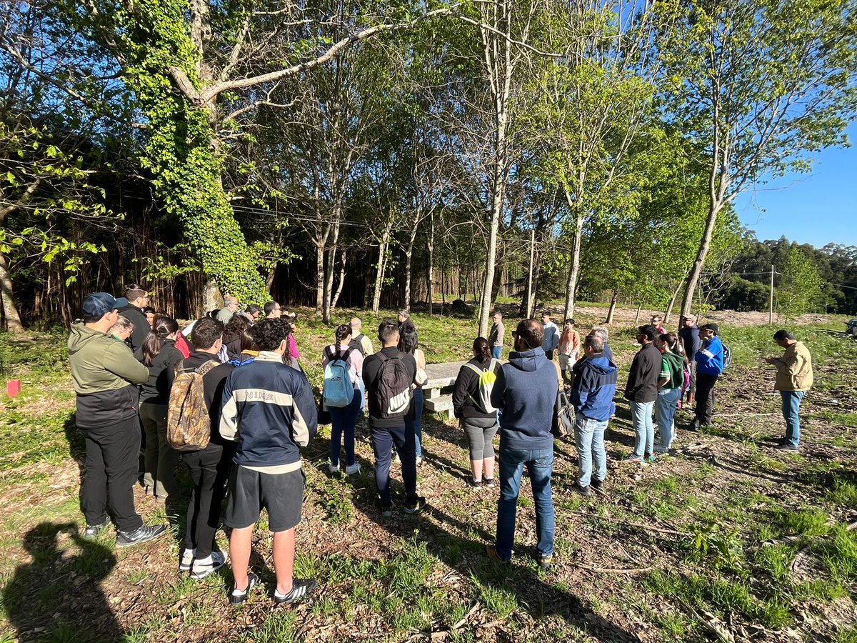 firepoctep's tweet photo. ¡Primera parada! Vistamos Figueirido ( parte del Área Piloto 3 de este proyecto @poctep) para conocer las acciones preventivas desarrolladas por @uvigo 🔥👏 https://t.co/fHvYLGaMz0