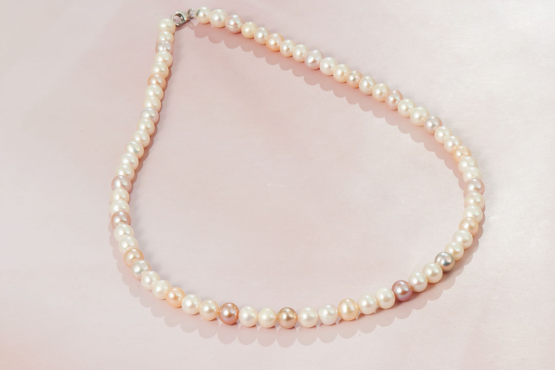Multi-color Freshwater Cultured Pearls Strand with Sterling Silver Clasp. Classic Pearl Necklace for #Women.
#pearl #pearlstrand #freshwaterpearl
amejewellery.com/vi-vn/products…