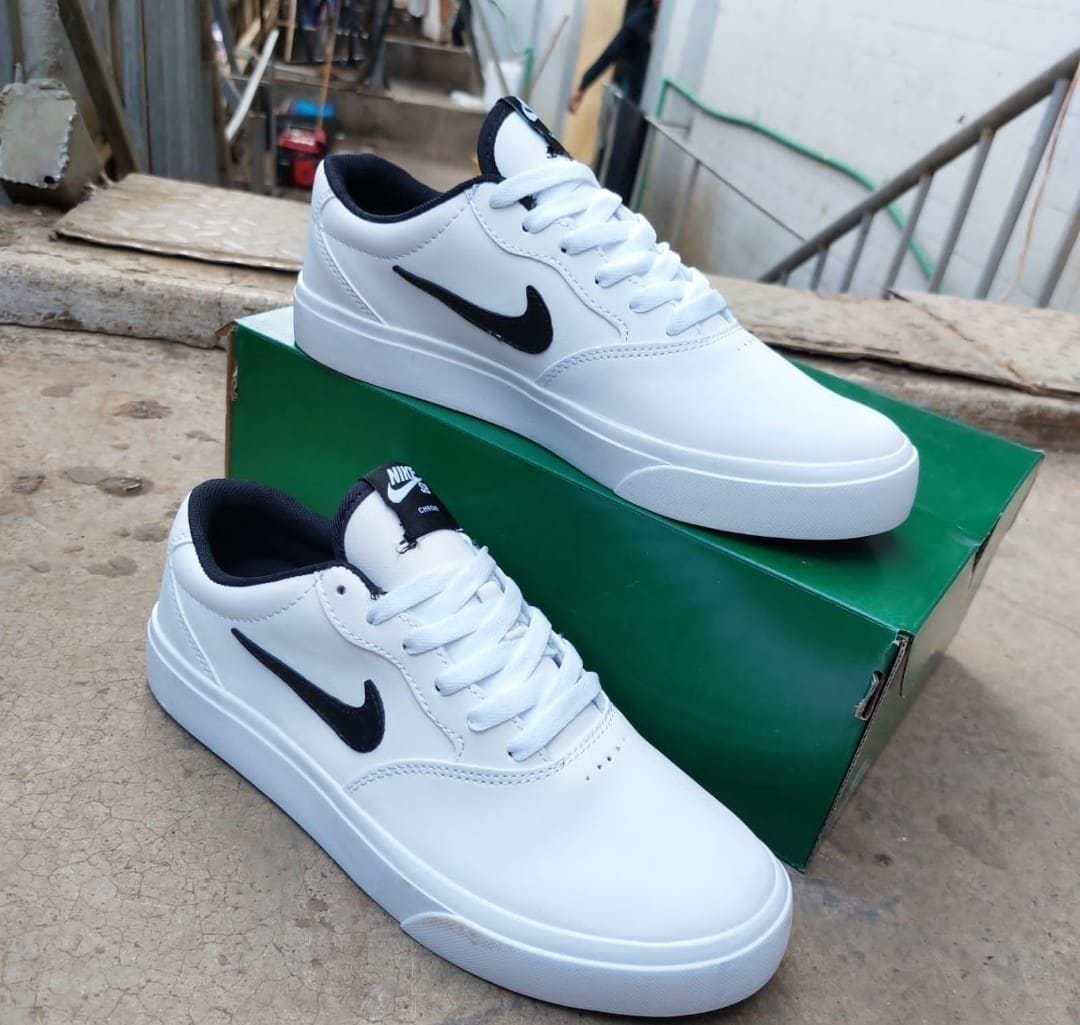 Elevate your style from the ground up✅️

Nike sb Chron sneakers 

 Size 40---45 @3500

☎️ 0724894850
#ShoeGameStrong