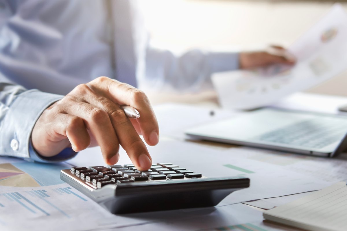 💰Cash Flow Management For #SMEs: It's the lifeline that keeps your business afloat, effective cash flow management can mean the difference between thriving and barely surviving. Here are some practical strategies: growthhub.swlep.co.uk/news/all-news/…