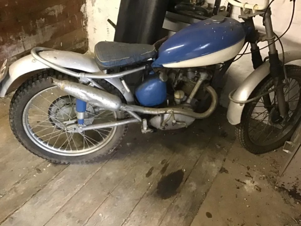 BarnFindsUK's tweet photo. Ad:  Triumph Tiger Cub pre-65 trials off-roader
On eBay here -->> https://t.co/sNW1S1aBnu

 #TriumphTigerCub #Pre65Trials #ClassicMotorcycle #TrialsBike #VintageMotorcycle https://t.co/uyr8dc3DQQ