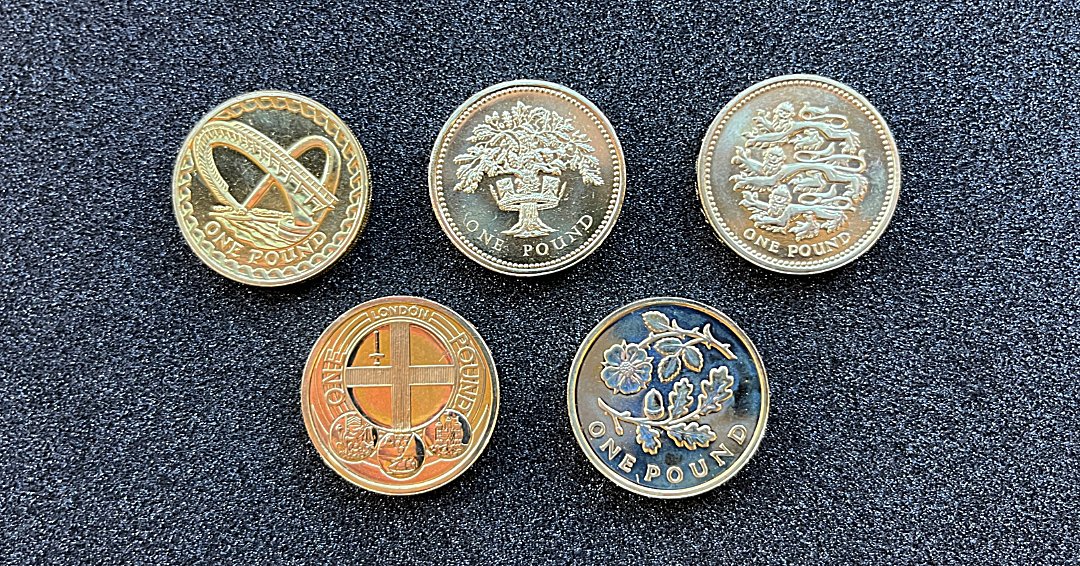 Happy #StGeorgesDay! 🏴󠁧󠁢󠁥󠁮󠁧󠁿 Here is a selection of £1 coins that have England represented on them. Do you have any in your collection? 🌳🦁🤔 Head this way to learn more 👉 hubs.li/Q02tKLMS0