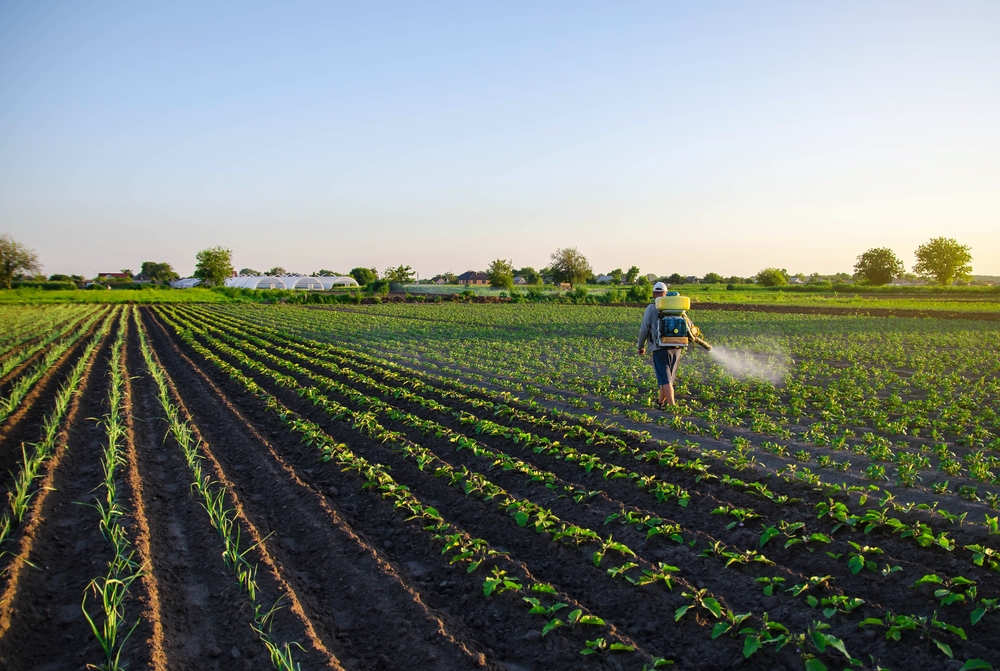 🌱While #EU leaders seek a pause in new environmental policies, others urge the 🇪🇺 Commission to boost European leadership via the #greentransition, targeting #pollution & pesticide laws. 

💡Proposals include a new #CircularEconomy Act, less resource use, and phasing out #PFAS.